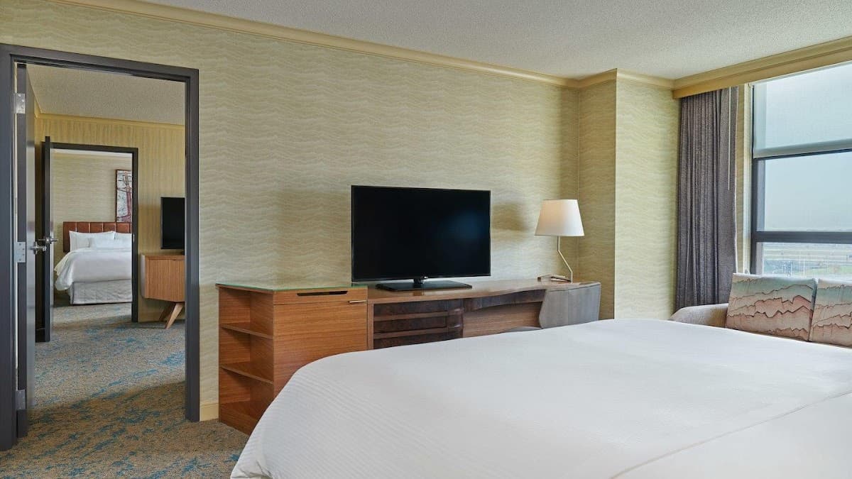 The Westin Detroit Metropolitan Airport - Airport shuttle hotel near DTW