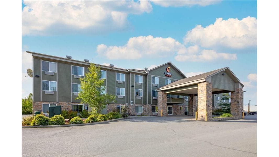 Comfort Suites Anchorage International Airport - Airport shuttle hotel near ANC