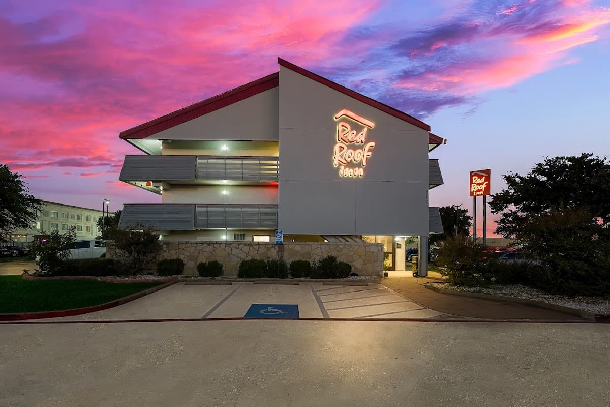 Red Roof Inn Dallas - DFW Airport North - Airport shuttle hotel near DFW