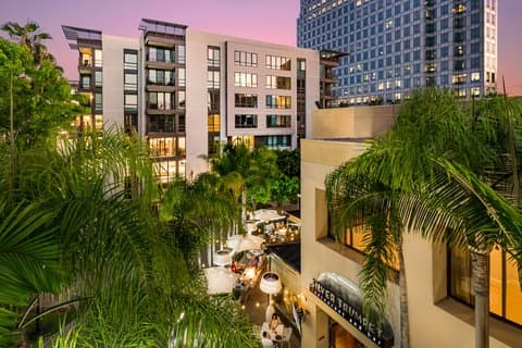 Avenue of the Arts Costa Mesa, a Tribute Portfolio Hotel - Airport shuttle hotel near SNA