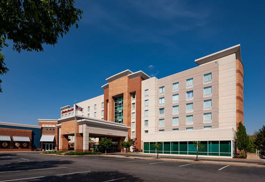 Hampton Inn & Suites St. Louis at Forest Park - Airport shuttle hotel near STL