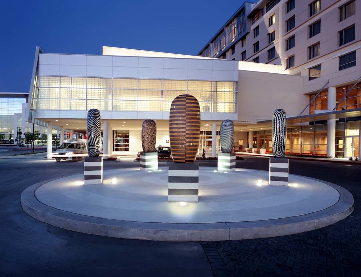 Hilton Omaha - Airport shuttle hotel near OMA