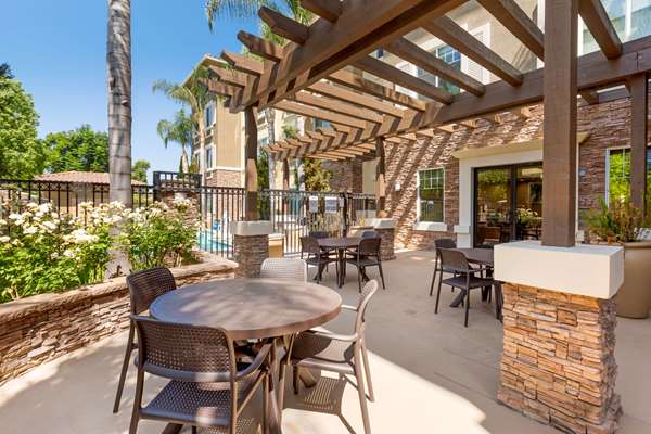 Comfort Inn & Suites Near Ontario Airport - Airport shuttle hotel near ONT
