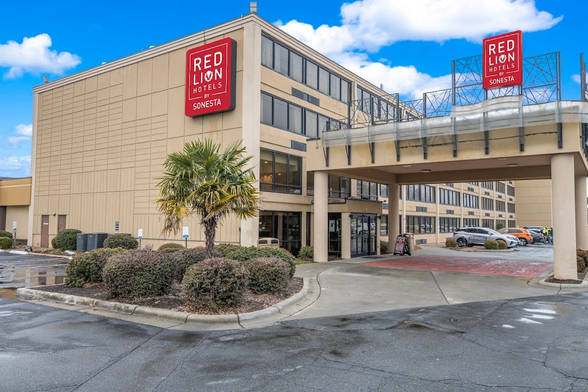 Red Lion Hotel Charlotte Airport - Airport shuttle hotel near CLT
