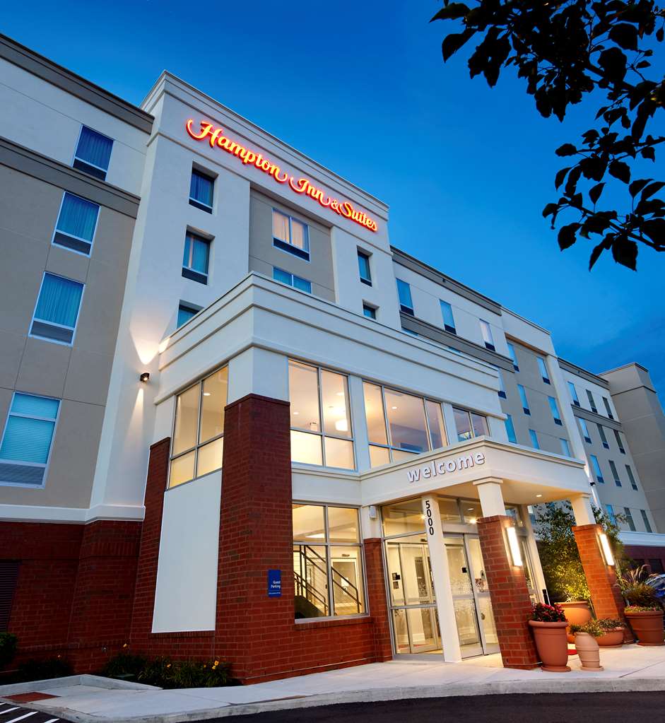 Hampton Inn & Suites Pittsburgh Airport South–Settlers Ridge - Airport shuttle hotel near PIT