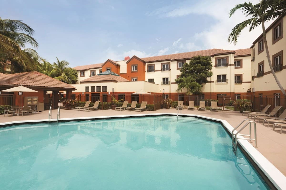 Hyatt House Miami Airport - Airport shuttle hotel near MIA