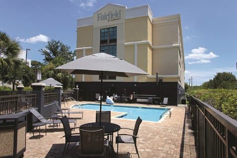 Fairfield by Marriott Inn & Suites Charleston Airport/Convention Center - Airport shuttle hotel near CHS