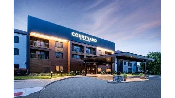 Courtyard by Marriott Columbus Airport - Airport shuttle hotel near CMH