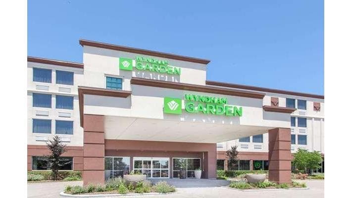 Wyndham Garden Elk Grove Village/O'Hare - Airport shuttle hotel near ORD