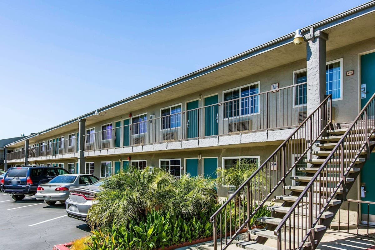 Rodeway Inn Ontario Mills Mall - Airport shuttle hotel near ONT