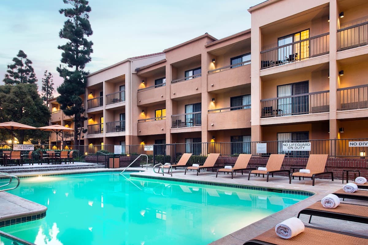 Sonesta Select Los Angeles LAX El Segundo - Airport shuttle hotel near LAX