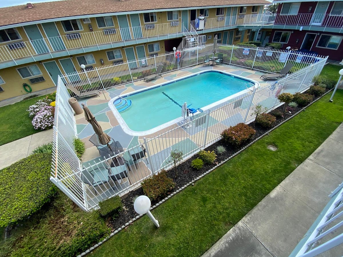 Oasis Inn Sacramento- Elk Grove - Airport shuttle hotel near SMF
