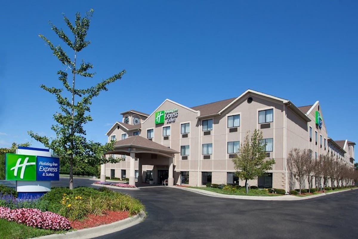 Holiday Inn Express & Suites Belleville (Airport Area) by IHG - Airport shuttle hotel near DTW