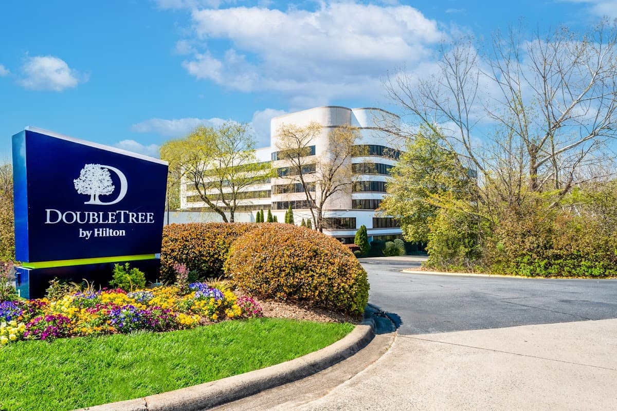 DoubleTree by Hilton South Charlotte Tyvola - Airport shuttle hotel near CLT