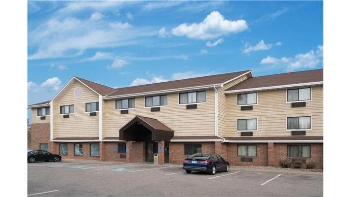Baymont by Wyndham Bloomington MSP Airport - Airport shuttle hotel near MSP