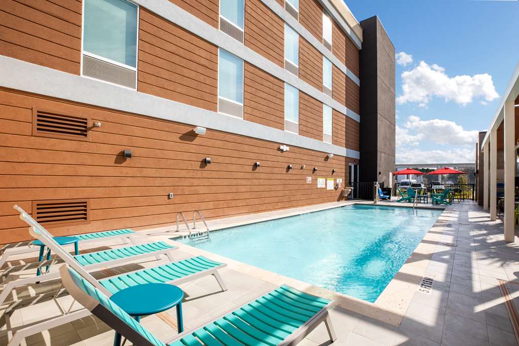 Home2 Suites by Hilton Houston IAH Airport Beltway 8 - Airport shuttle hotel near IAH