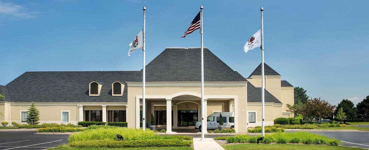 DoubleTree by Hilton Hotel Chicago Wood Dale - Elk Grove - Airport shuttle hotel near MDW