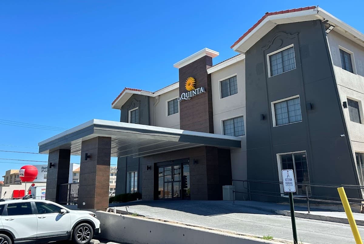 La Quinta Inn by Wyndham Albuquerque Airport - Airport shuttle hotel near ABQ