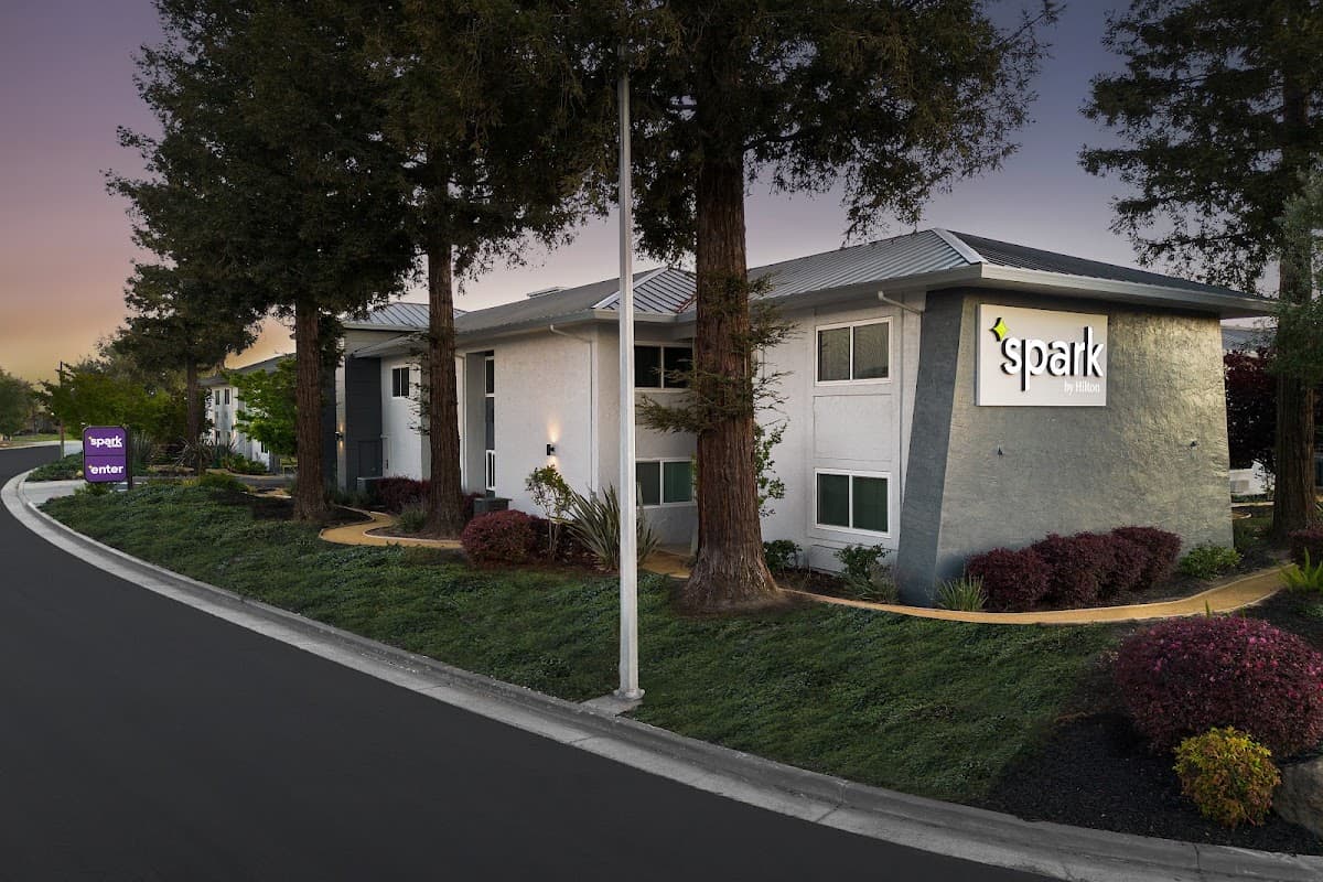 Spark by Hilton San Jose Airport - Airport shuttle hotel near SJC
