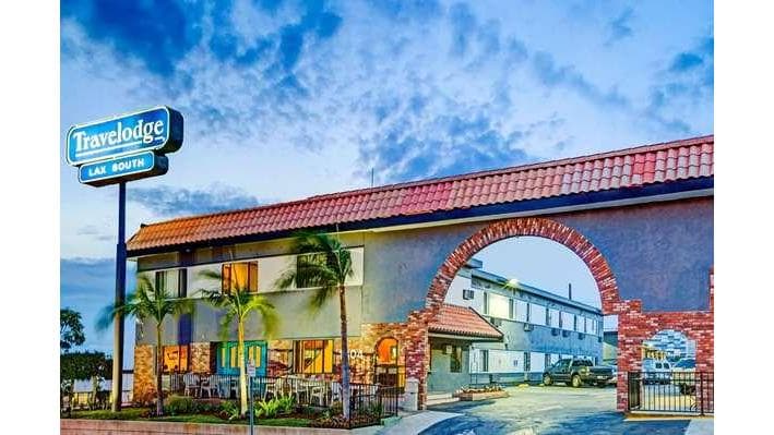 Travelodge by Wyndham LAX - Airport shuttle hotel near LAX