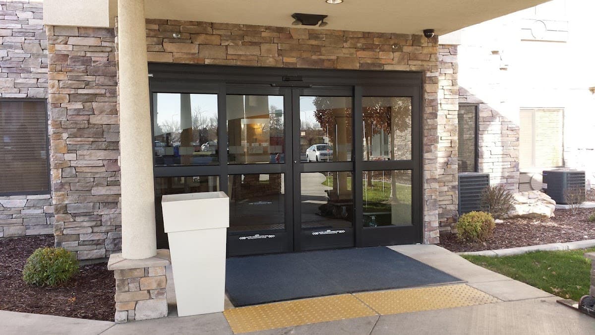 Holiday Inn Express & Suites Salt Lake City-Airport East by IHG - Airport shuttle hotel near SLC