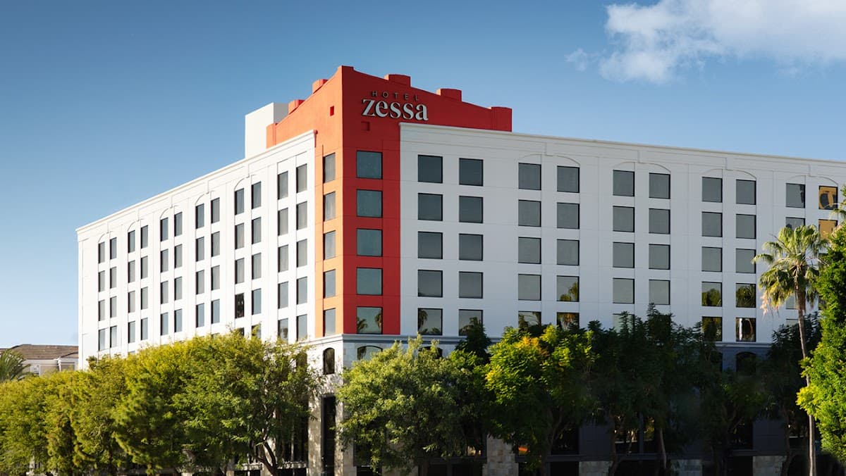 Hotel Zessa Orange County Airport, a DoubleTree by Hilton - Airport shuttle hotel near SNA