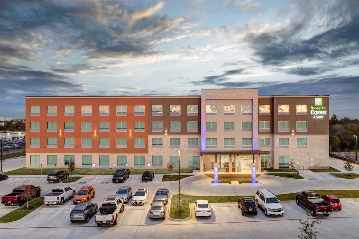 Holiday Inn Express & Suites Austin Airport East by IHG - Airport shuttle hotel near AUS