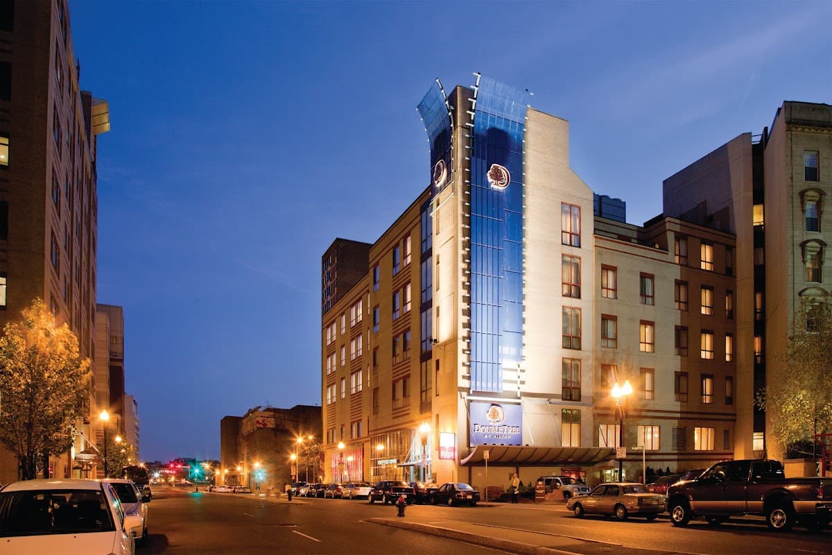 DoubleTree by Hilton Hotel Boston - Downtown - Airport shuttle hotel near BOS