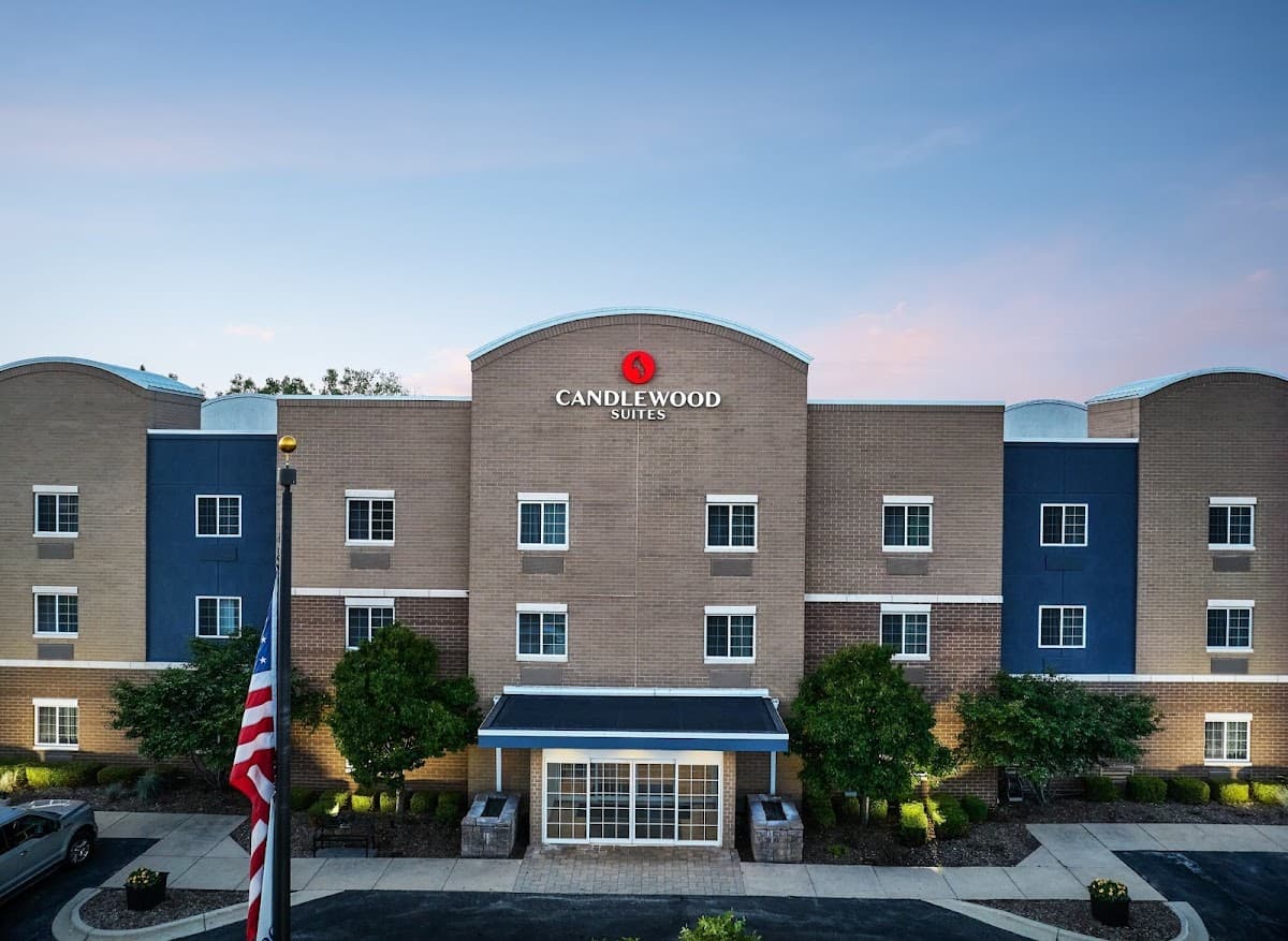 Candlewood Suites Milwaukee Airport-Oak Creek by IHG - Airport shuttle hotel near MKE