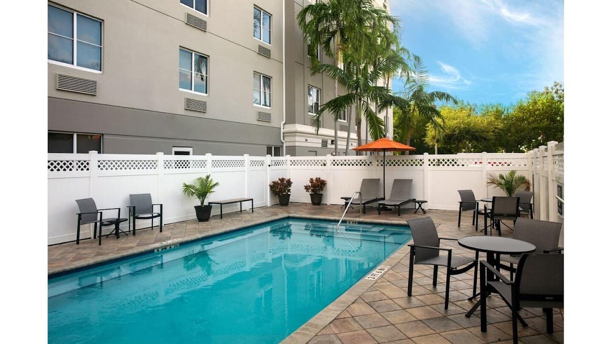 Four Points by Sheraton Fort Lauderdale Airport - Dania Beach - Airport shuttle hotel near FLL