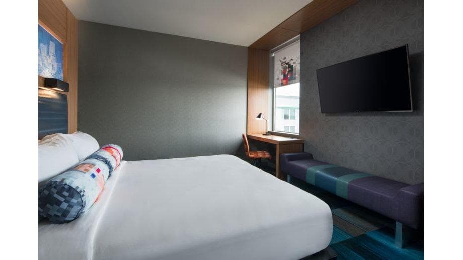 Aloft Denver Airport at Gateway Park - Airport shuttle hotel near DEN