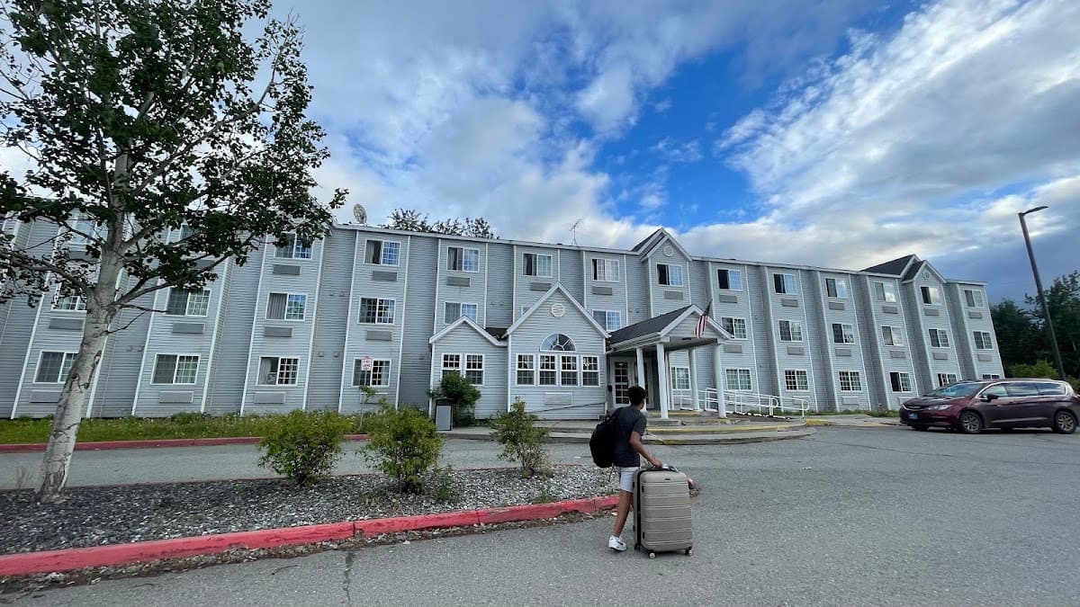 Baymont Inn & Suites by Wyndham Anchorage Airport - Airport shuttle hotel near ANC