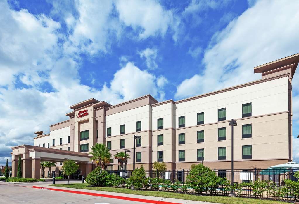 Hampton Inn & Suites by Hilton Houston North IAH - Airport shuttle hotel near IAH