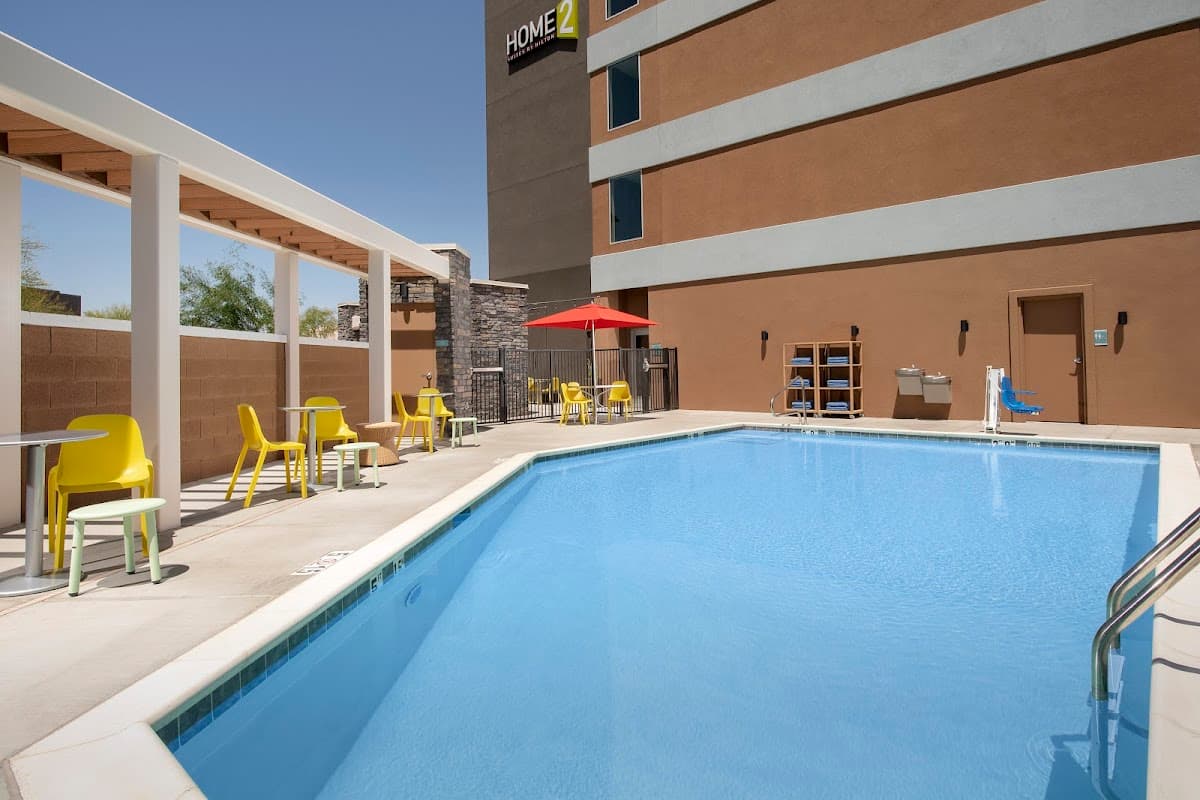 Home2 Suites by Hilton Phoenix Airport South - Airport shuttle hotel near PHX