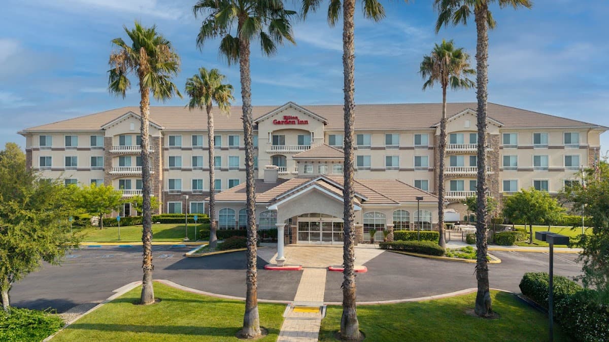 Hilton Garden Inn Ontario/Rancho Cucamonga - Airport shuttle hotel near ONT