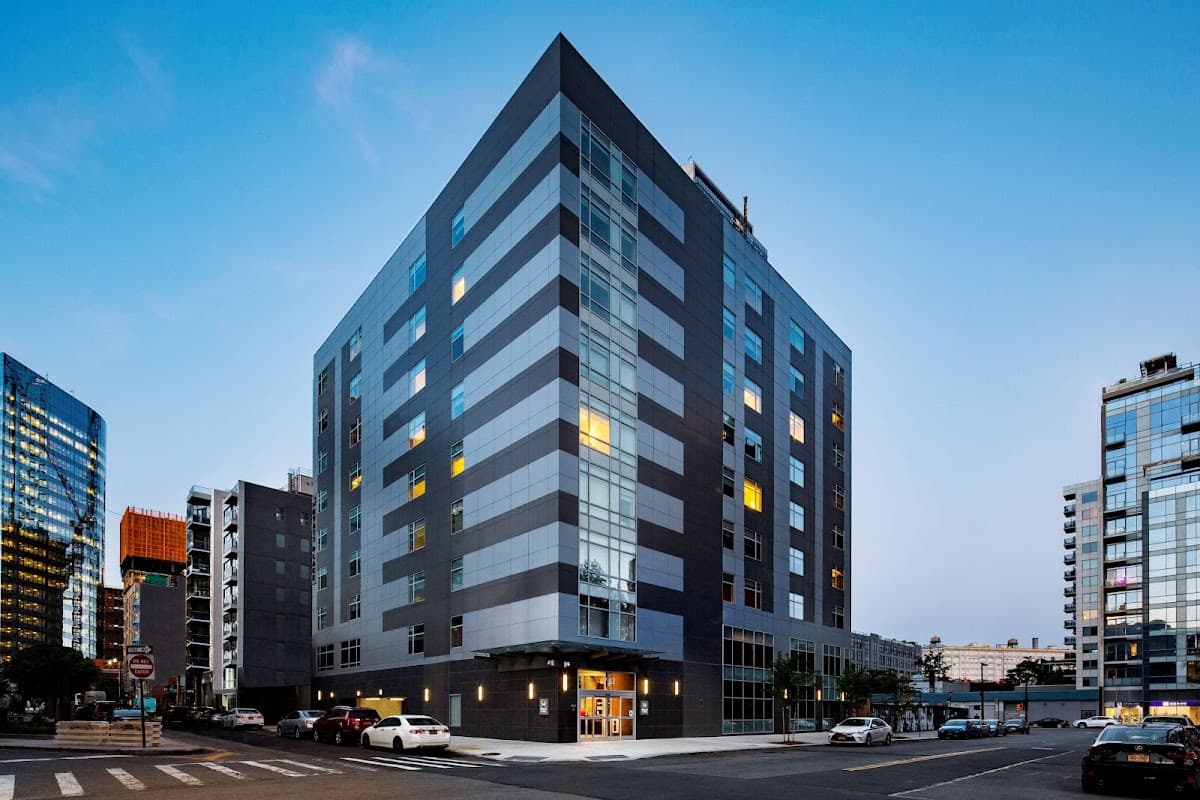 Hyatt Place Long Island City / New York City - Airport shuttle hotel near LGA