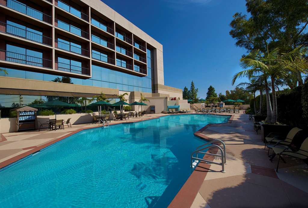Hilton Orange County/Costa Mesa - Airport shuttle hotel near SNA