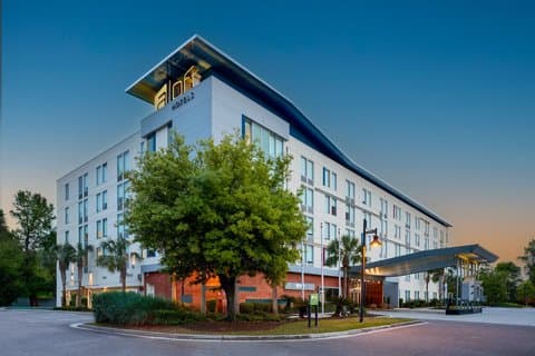 Aloft by Marriott Charleston Airport & Convention Center - Airport shuttle hotel near CHS