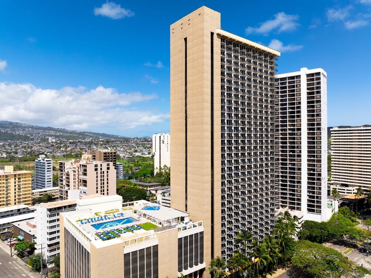 Hilton Waikiki Beach Resort & Spa - Airport shuttle hotel near HNL