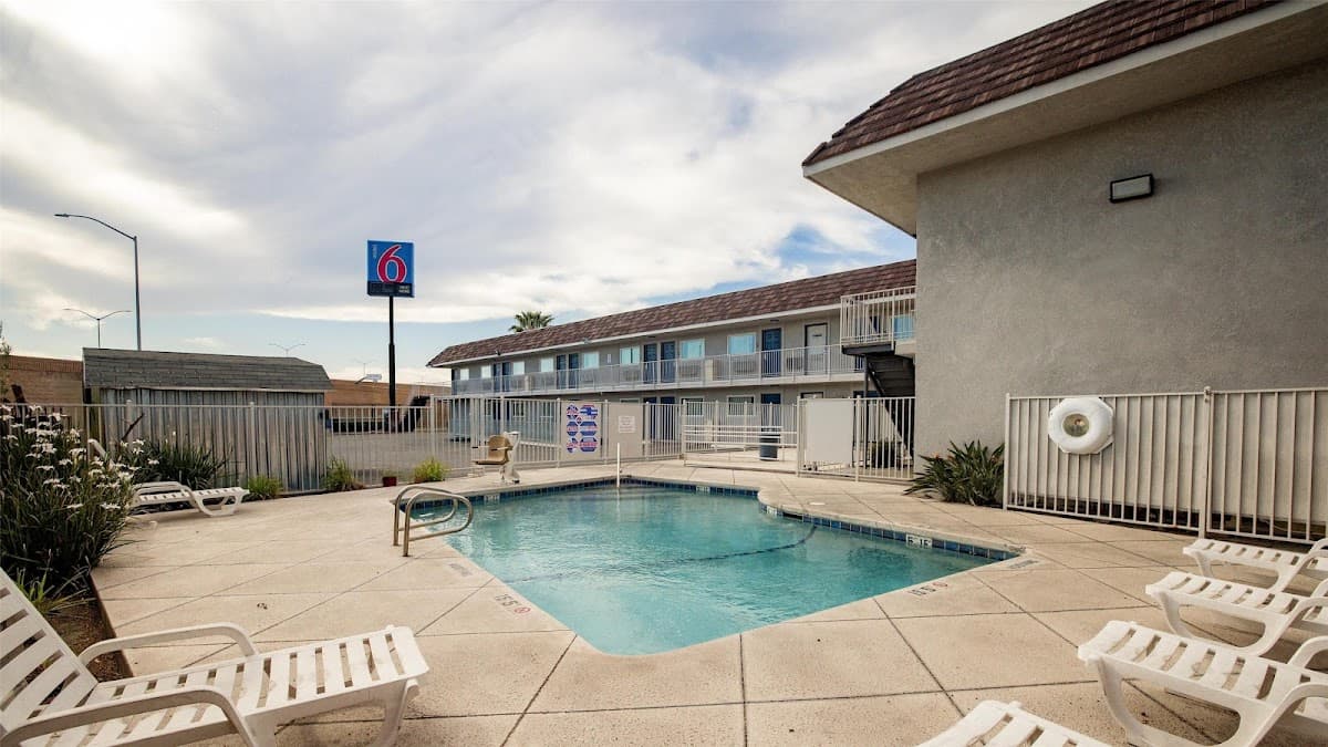 Motel 6 Ontario, CA - Airport - Airport shuttle hotel near ONT