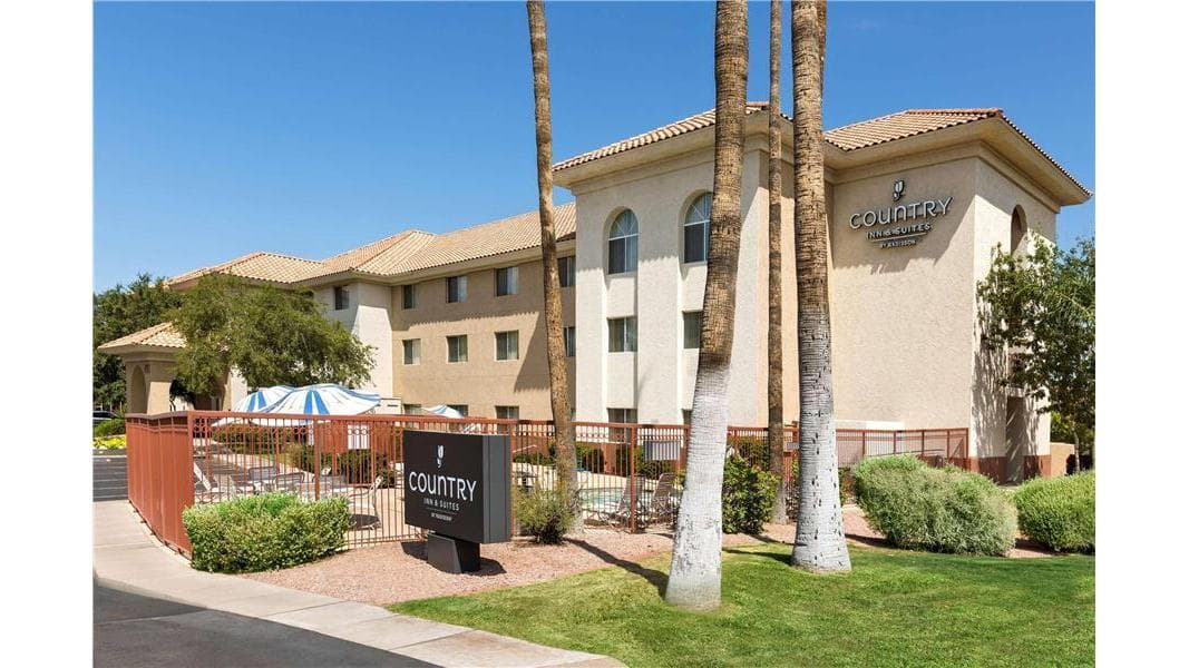 Country Inn & Suites by Radisson, Phoenix Airport, AZ - Airport shuttle hotel near PHX