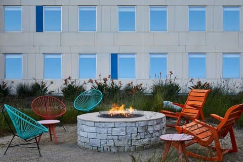 Aloft San Francisco Airport - Airport shuttle hotel near SFO