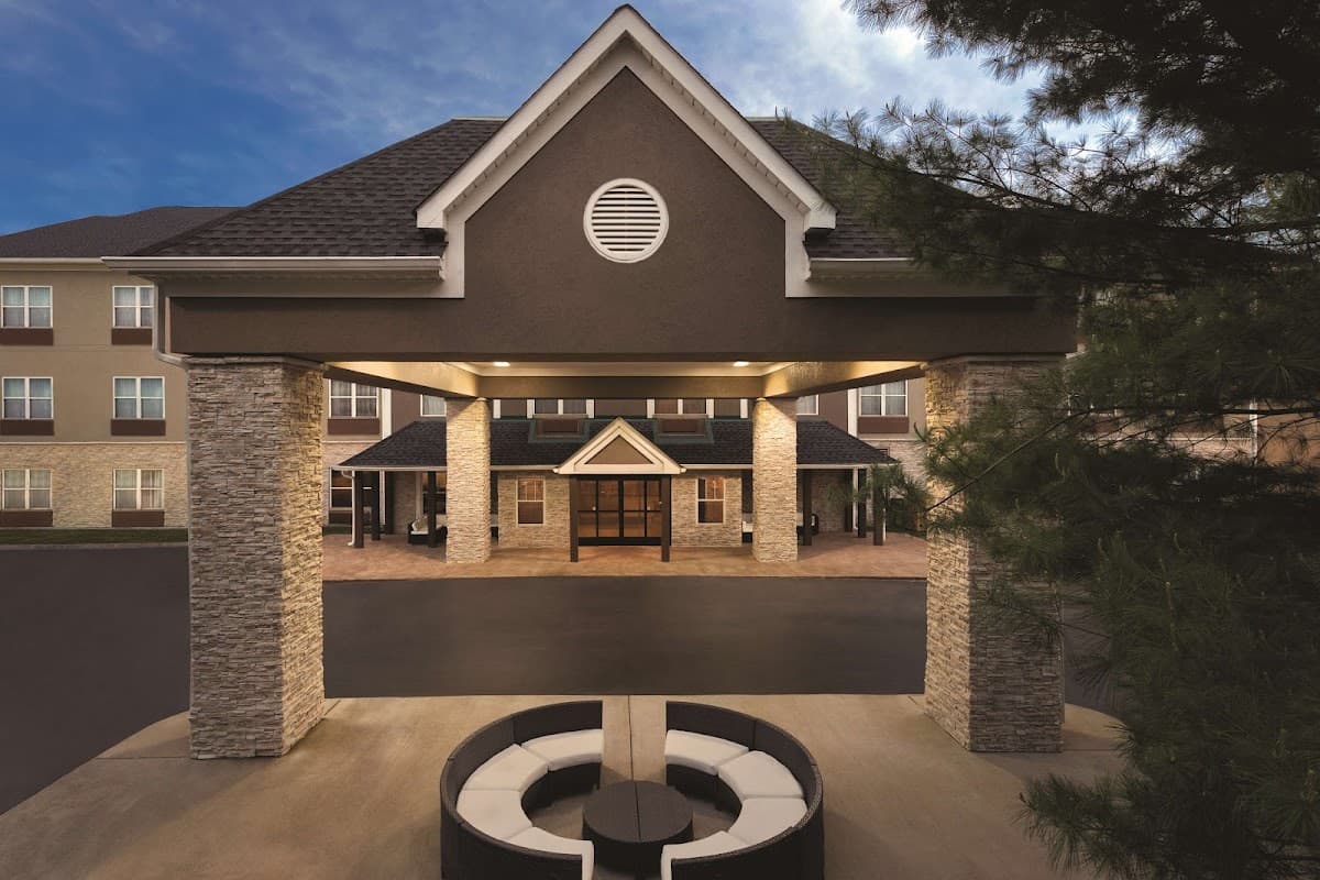 Country Inn & Suites by Radisson, Nashville Airport East, TN - Airport shuttle hotel near BNA
