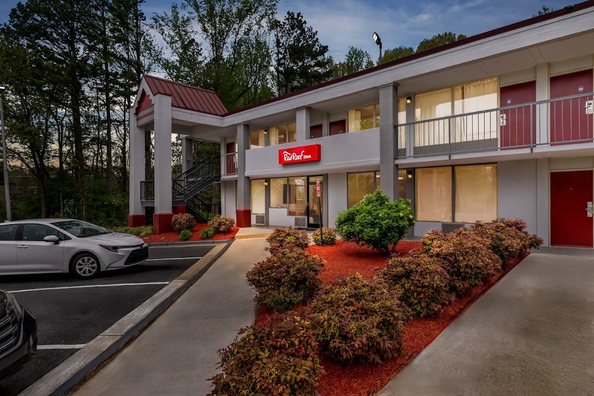 Red Roof Inn Charlotte - Airport - Airport shuttle hotel near CLT