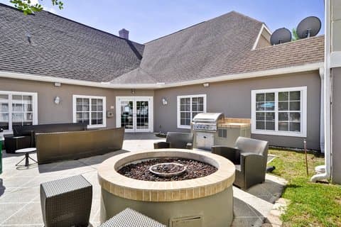 Residence Inn by Marriott Jacksonville Airport - Airport shuttle hotel near JAX