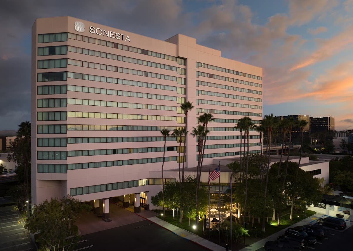Sonesta Irvine John Wayne Airport - Airport shuttle hotel near SNA