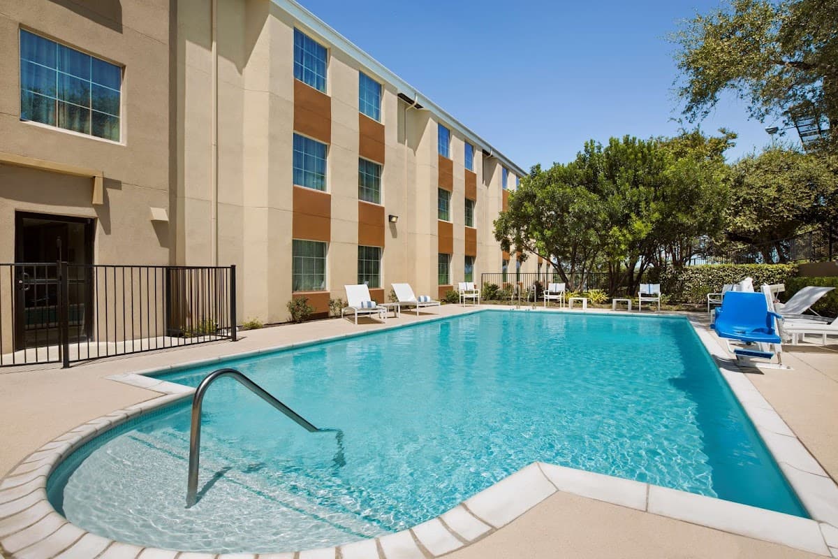 Country Inn & Suites by Radisson, San Antonio Medical Center, TX - Airport shuttle hotel near SAT