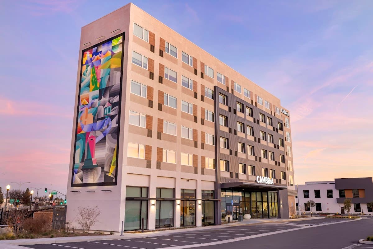 Cambria Hotel Burbank Airport - Airport shuttle hotel near BUR