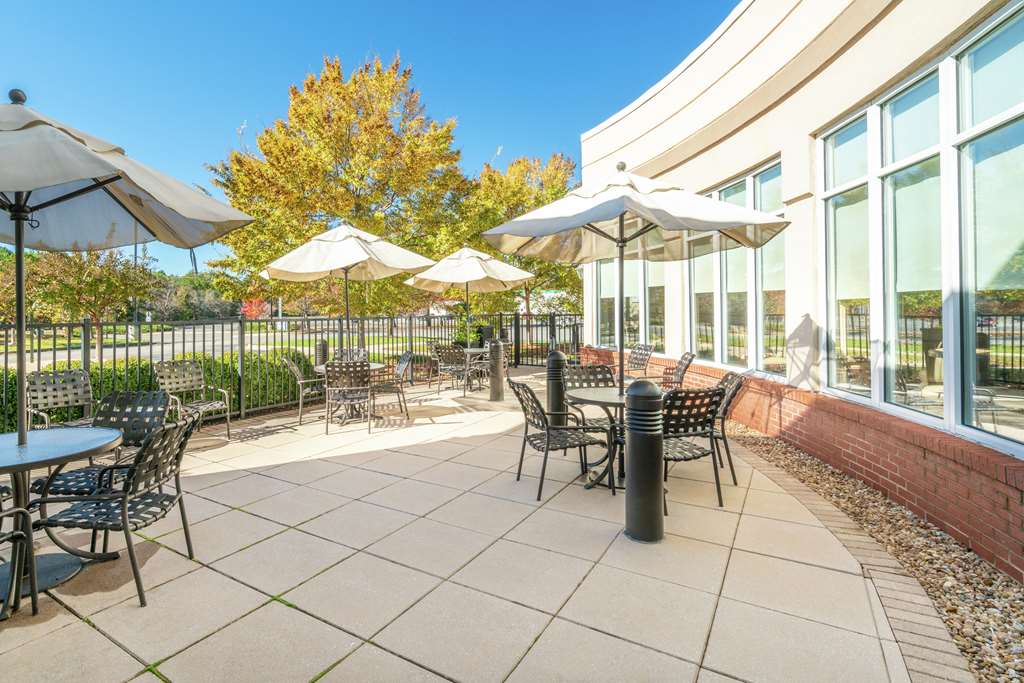 Hilton Garden Inn Richmond Airport - Airport shuttle hotel near RIC