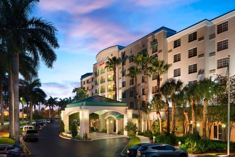 Courtyard by Marriott Fort Lauderdale Airport & Cruise Port - Airport shuttle hotel near FLL